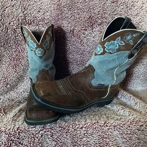 Women’s denim Justin boots.